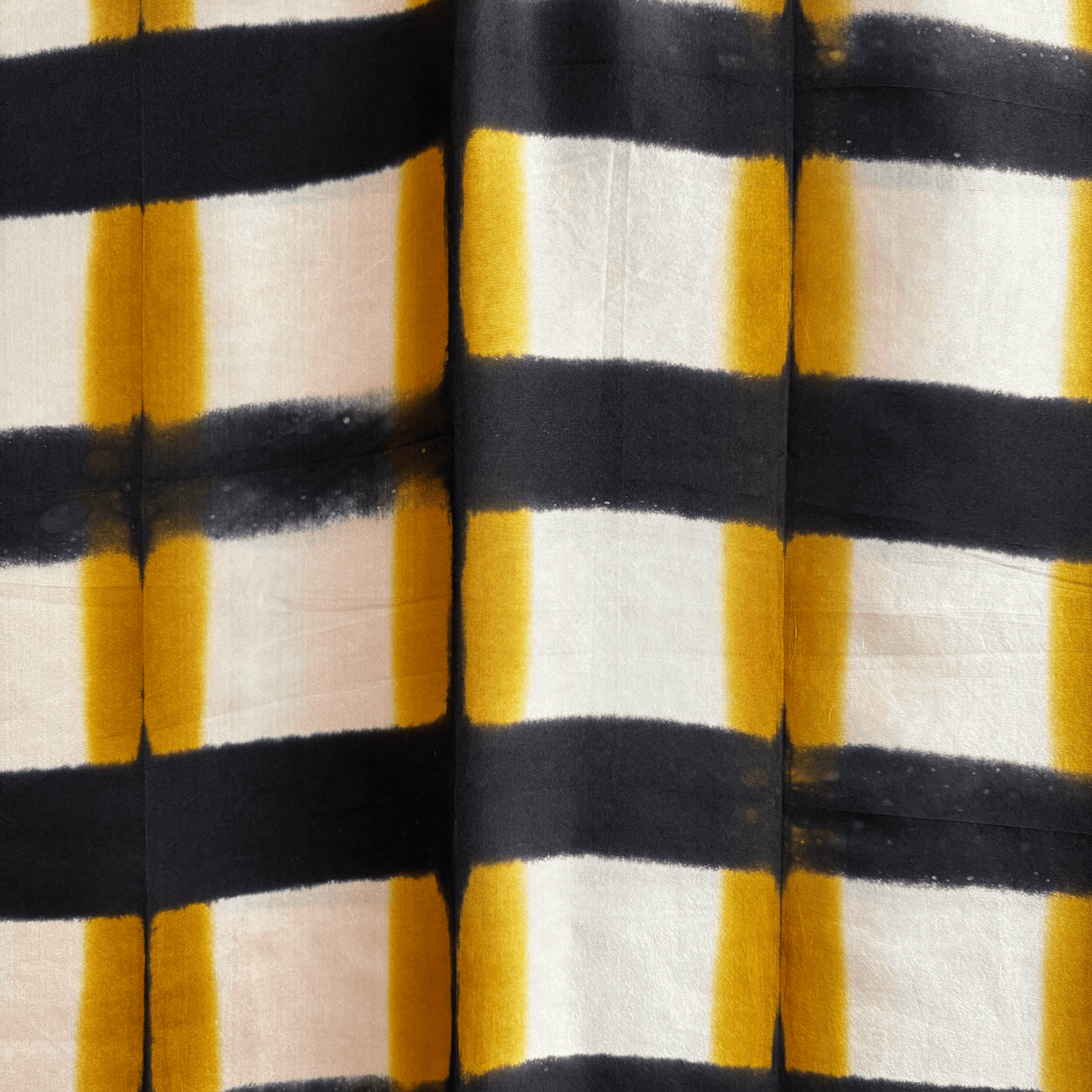 SINOPLE - SILK SCARF BLACK & GOLD