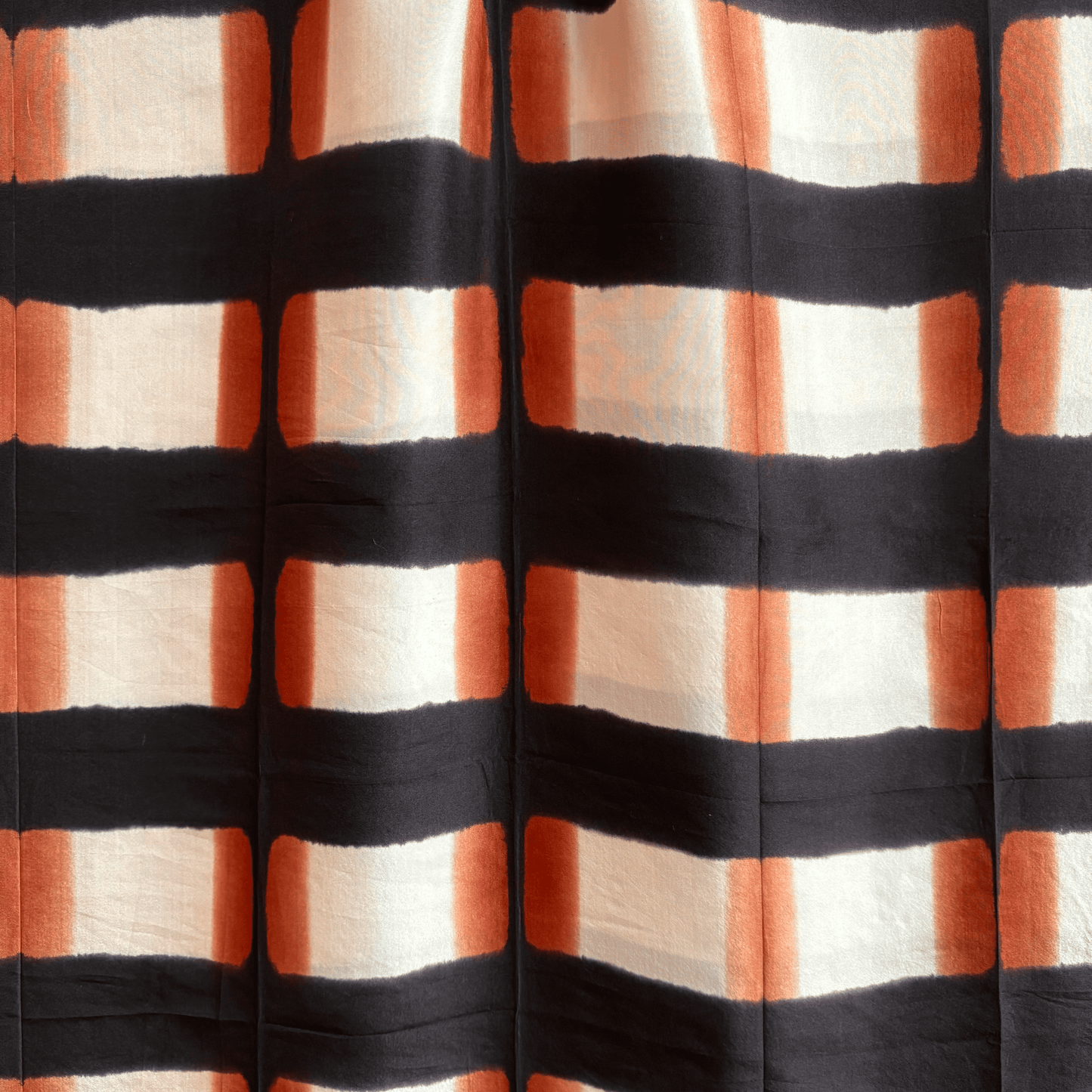 SINOPLE - SILK SCARF BLACK & COGNAC