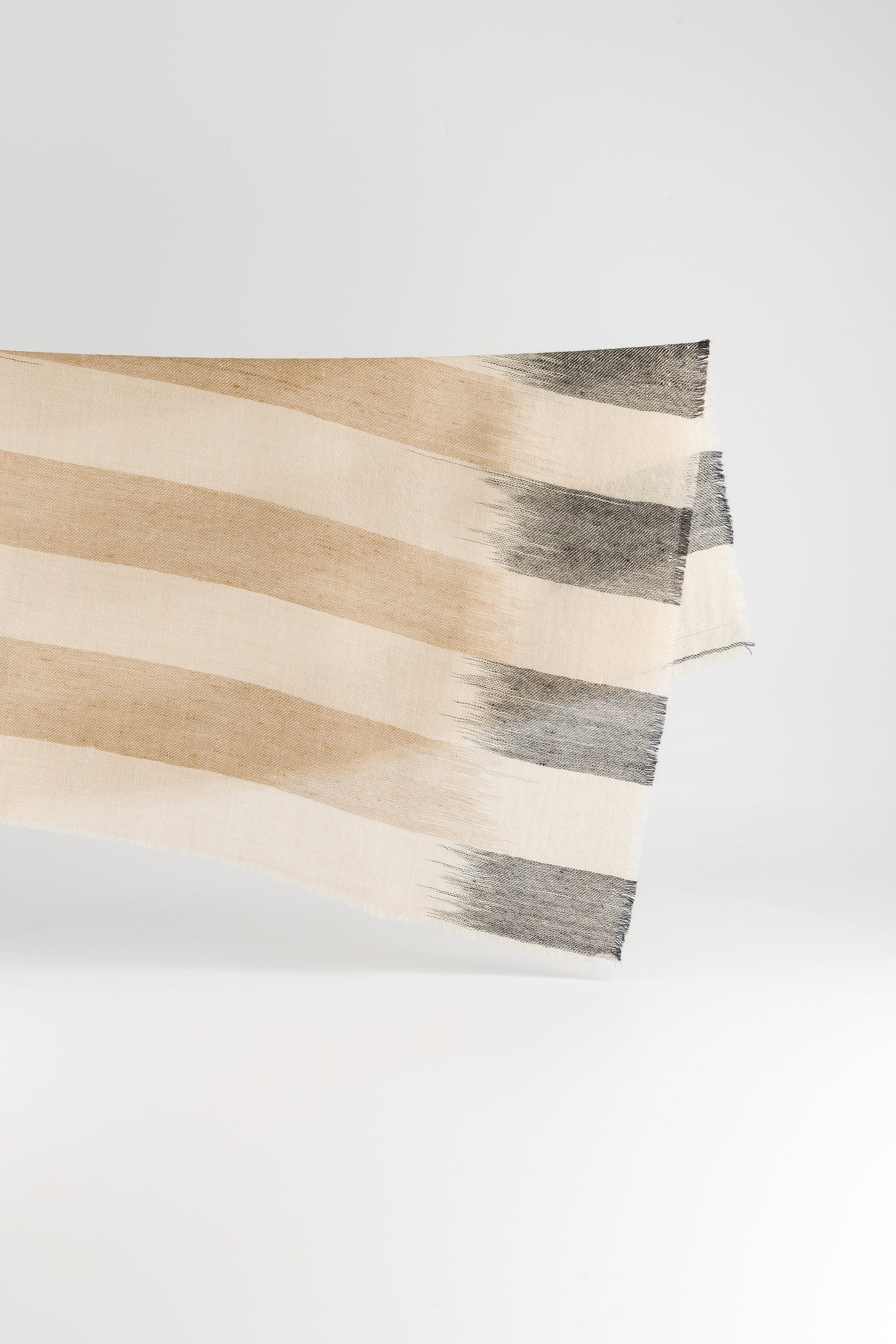 FLUX BEIGE 134-D & BLACK