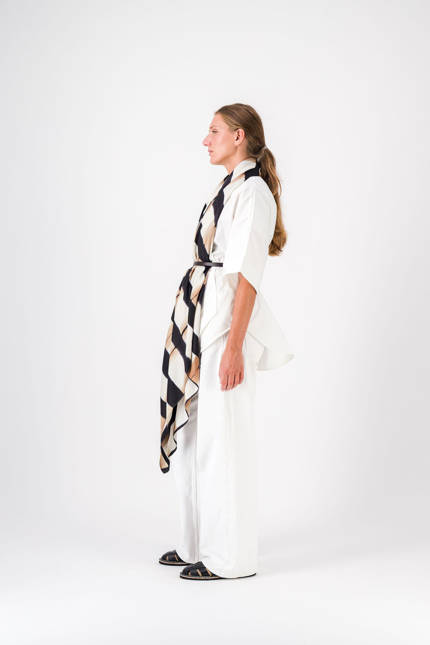 SINOPLE - SILK SCARF BLACK & KRAFT