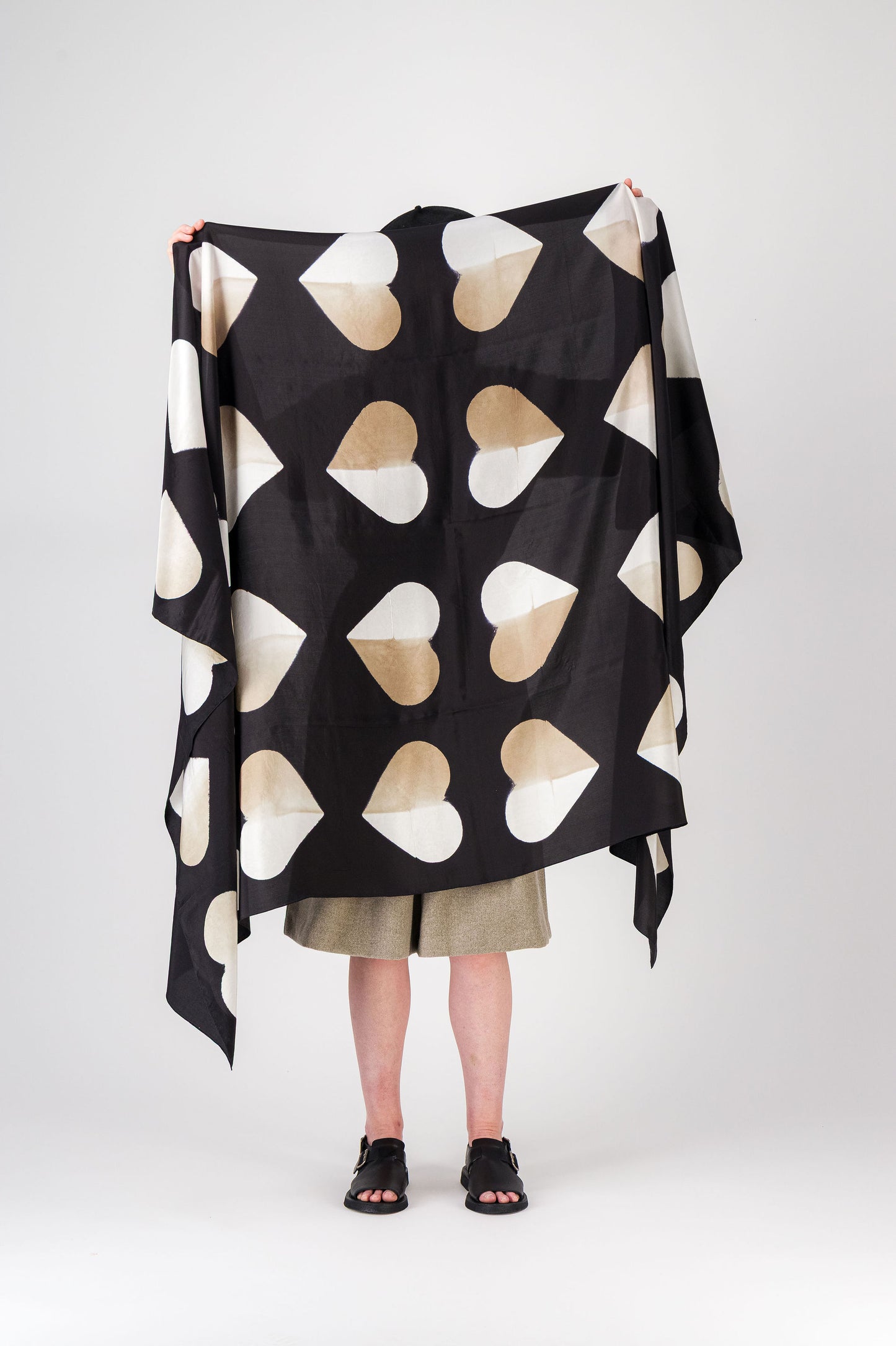 AMOUR - Silk Scarf BEIGE 134-D & BLACK