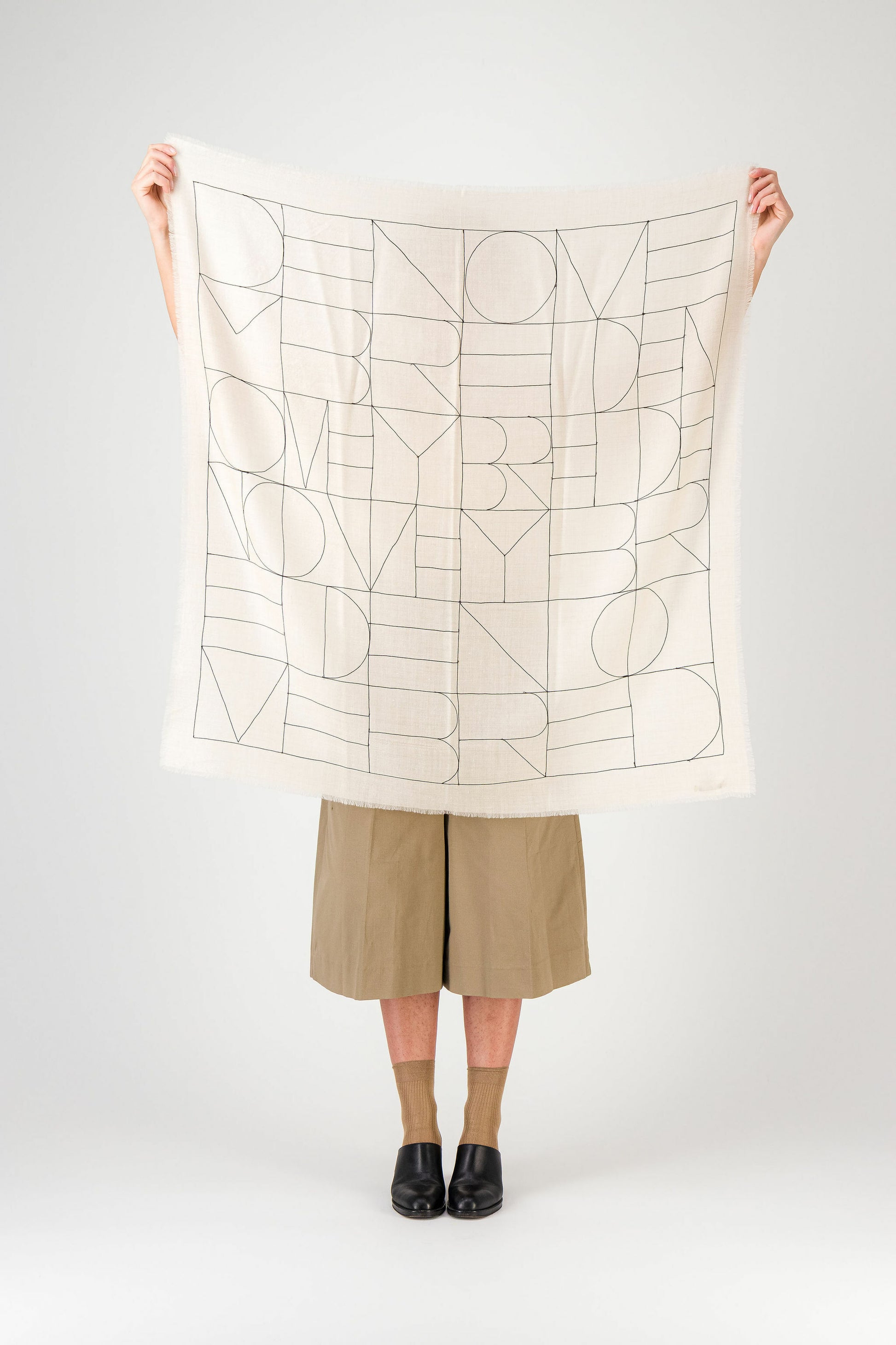 ETUDE - embroidered cashmere square