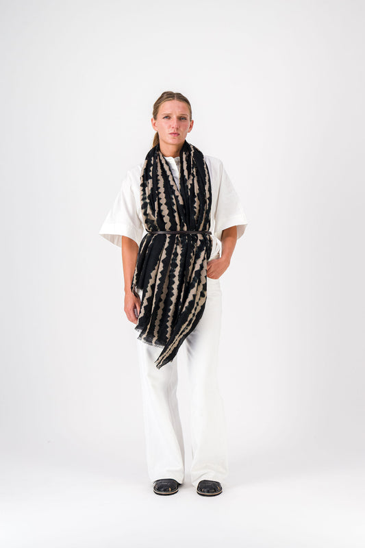 RIVE - shibori cashmere shawl BLACK