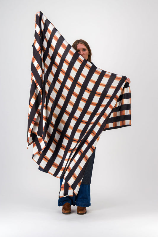 SINOPLE - SILK SCARF BLACK & COGNAC