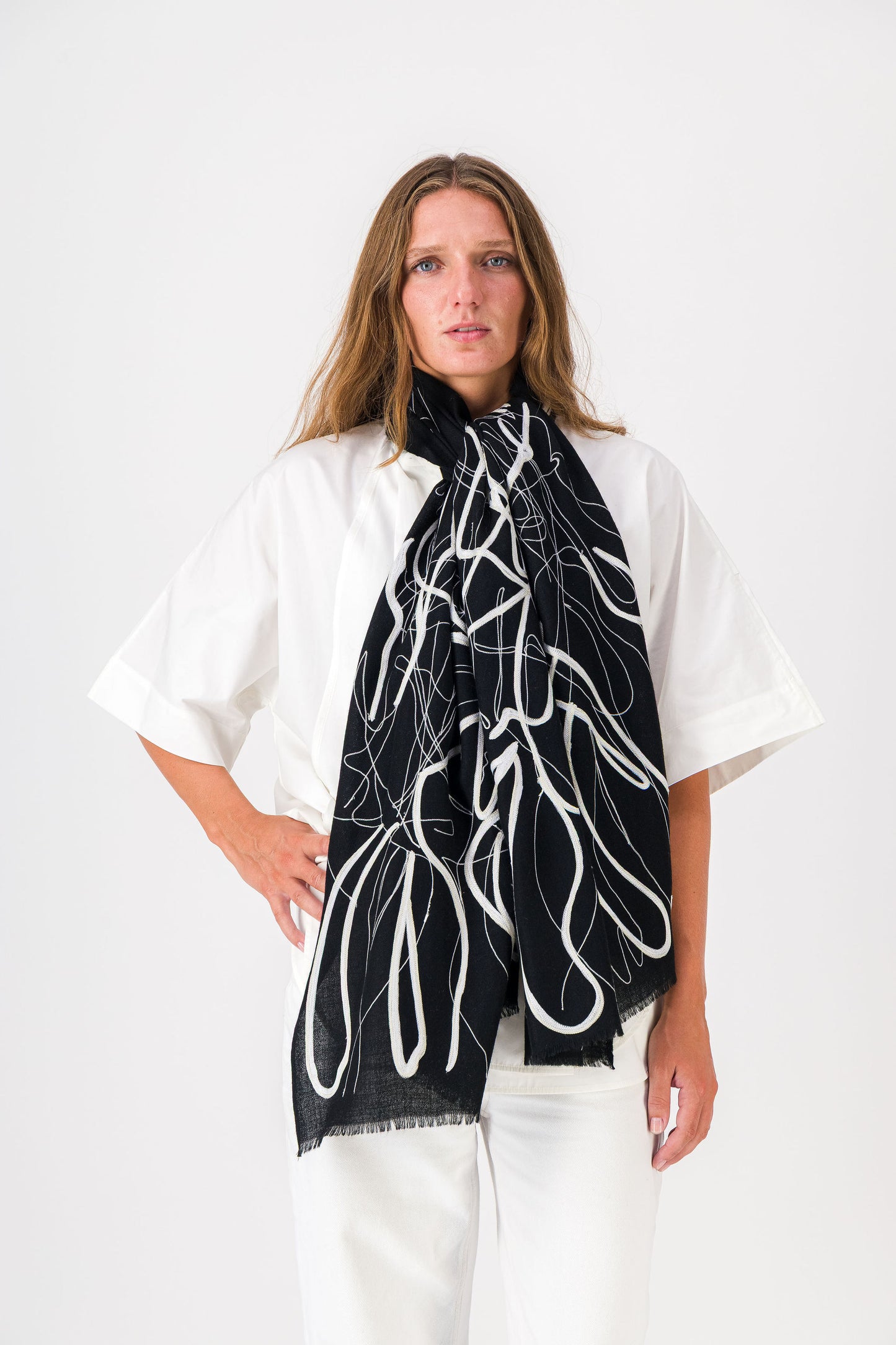 SPLASH - MERINO SCARF BLACK
