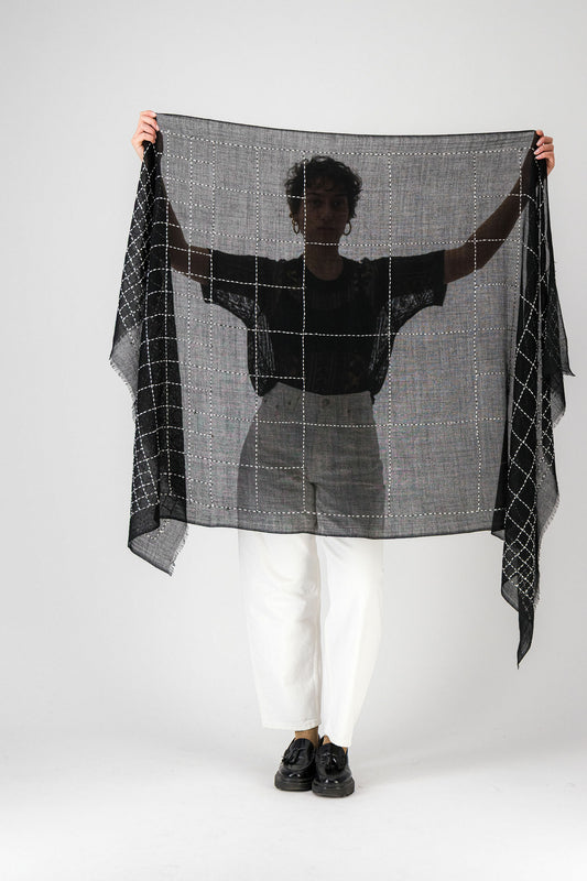 TRAME - embroidered shawl