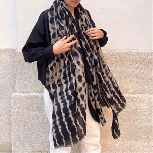 RIVE - shibori cashmere shawl BLACK